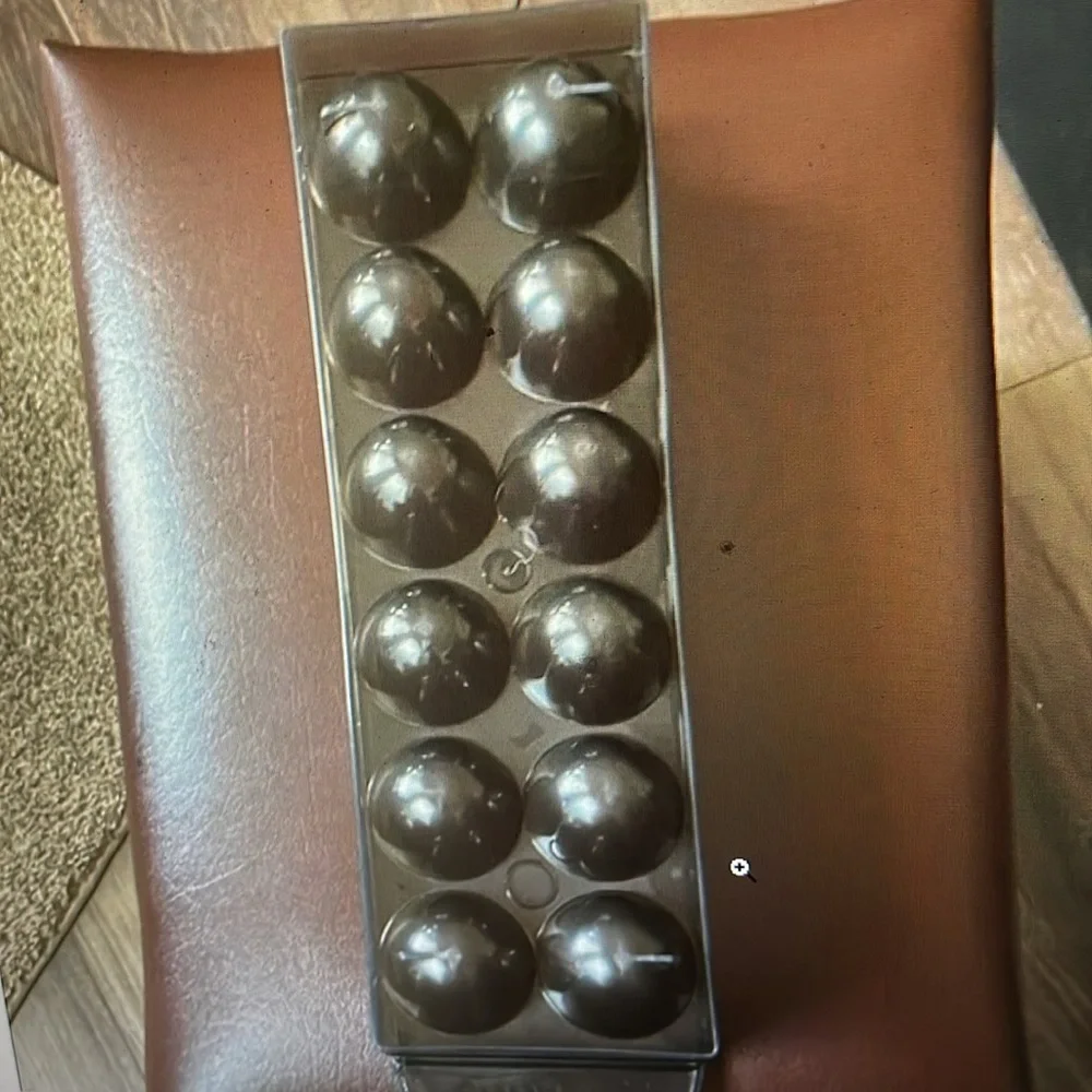 Refrigerator Egg Storage Container holds 12 eggs